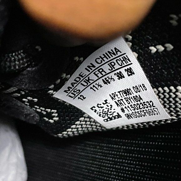 Yeezy 350 V2 Core Black White - Picture 7 of 7